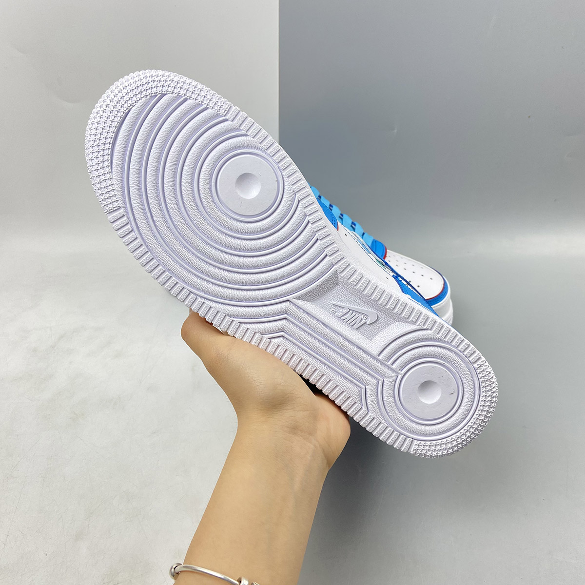 Custom-Nike-Air-Force-1-Low-Doraemon-White-Blue-By-You-4