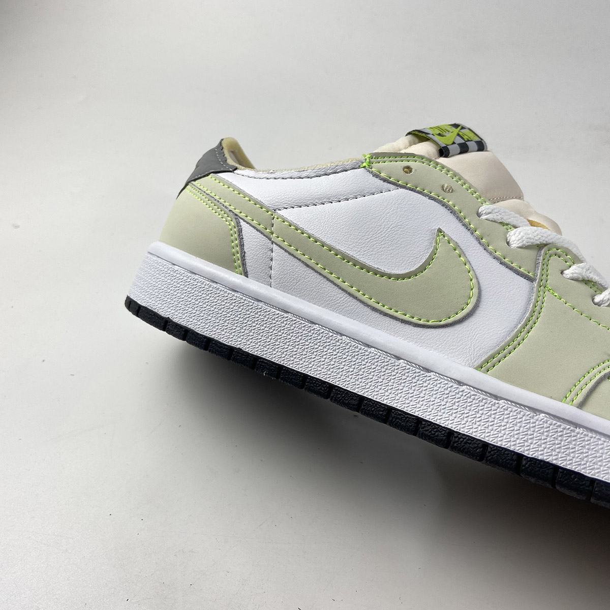 air jordan 1 black ghost green