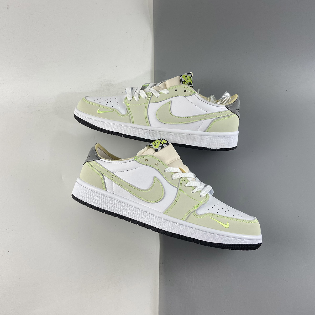 Air-Jordan-1-Low-OG-White-Ghost-Green-Black-For-Sale