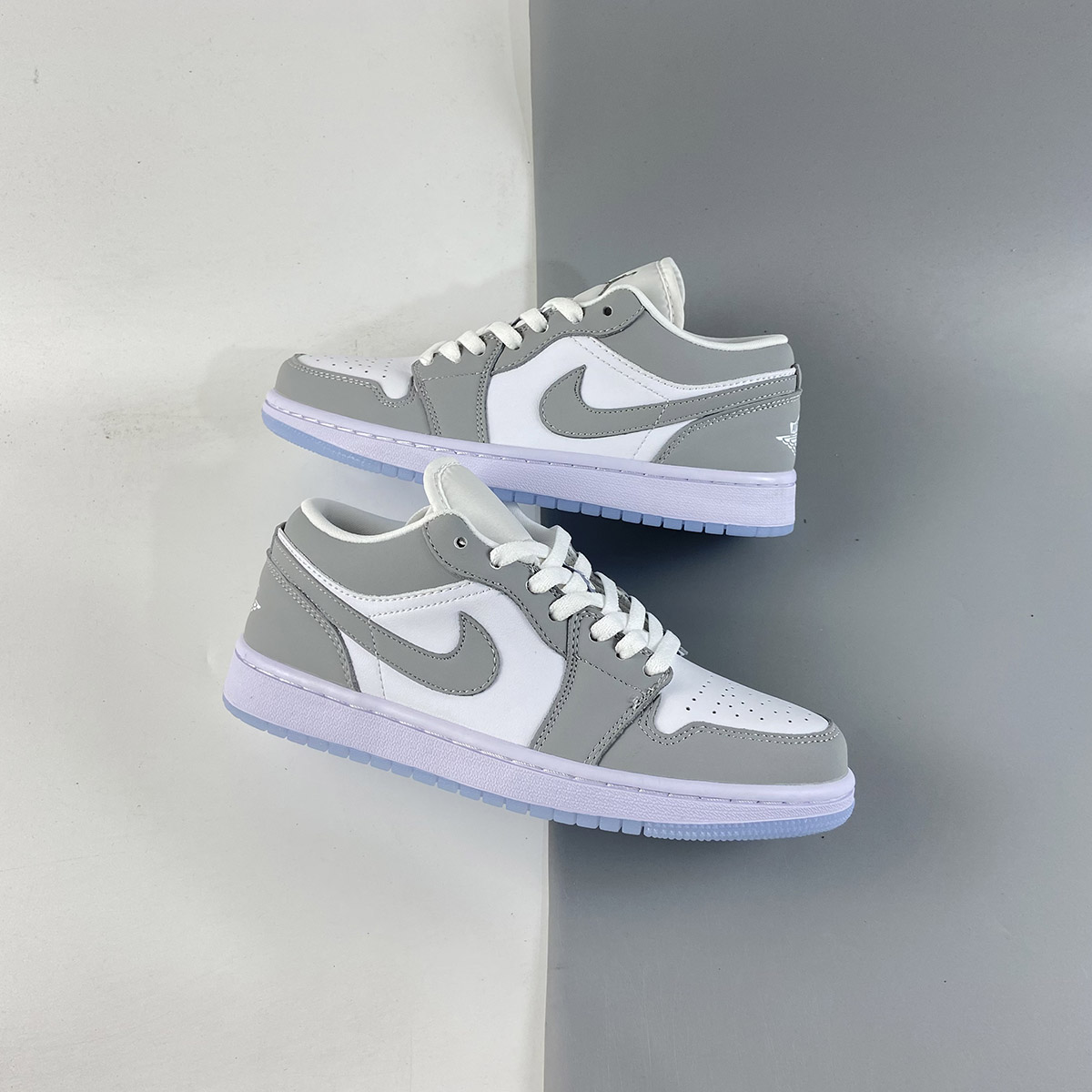 Air Jordan 1 Low White Wolf Grey DC0774-105 For Sale – The Sole Line