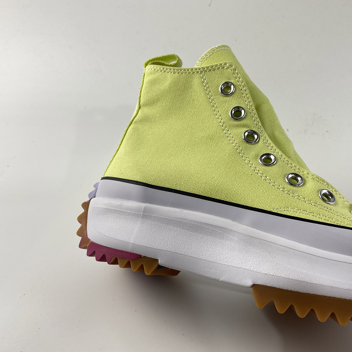 converse run star hike light zitron