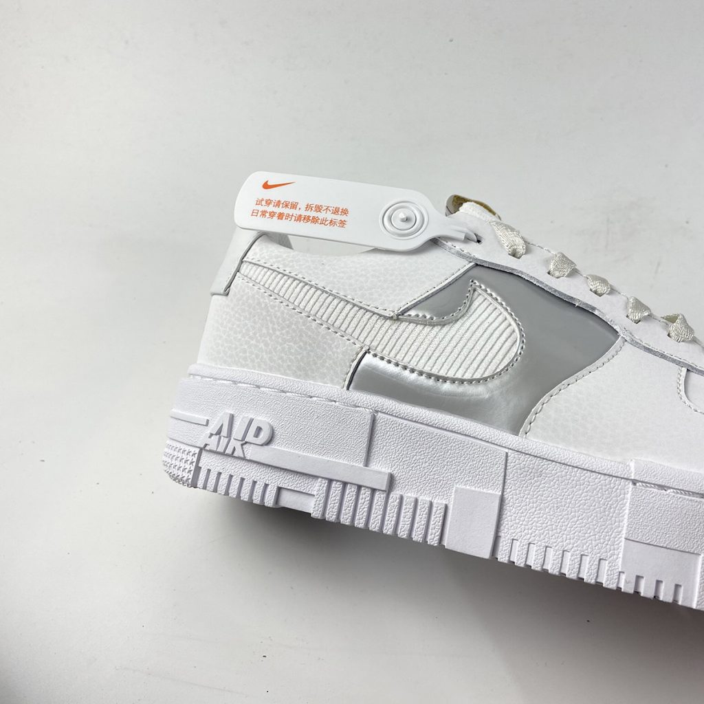 nike pixel with gold chain