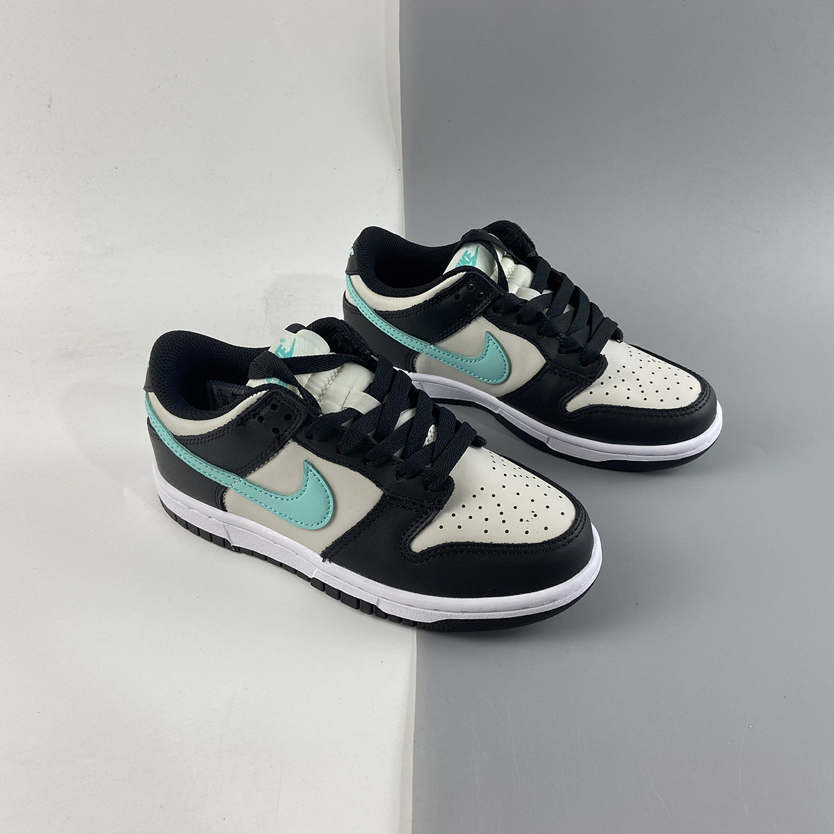 Nike-Dunk-Low-Light-Bone-Tropical-Twist-Black-White-For-Sale-6