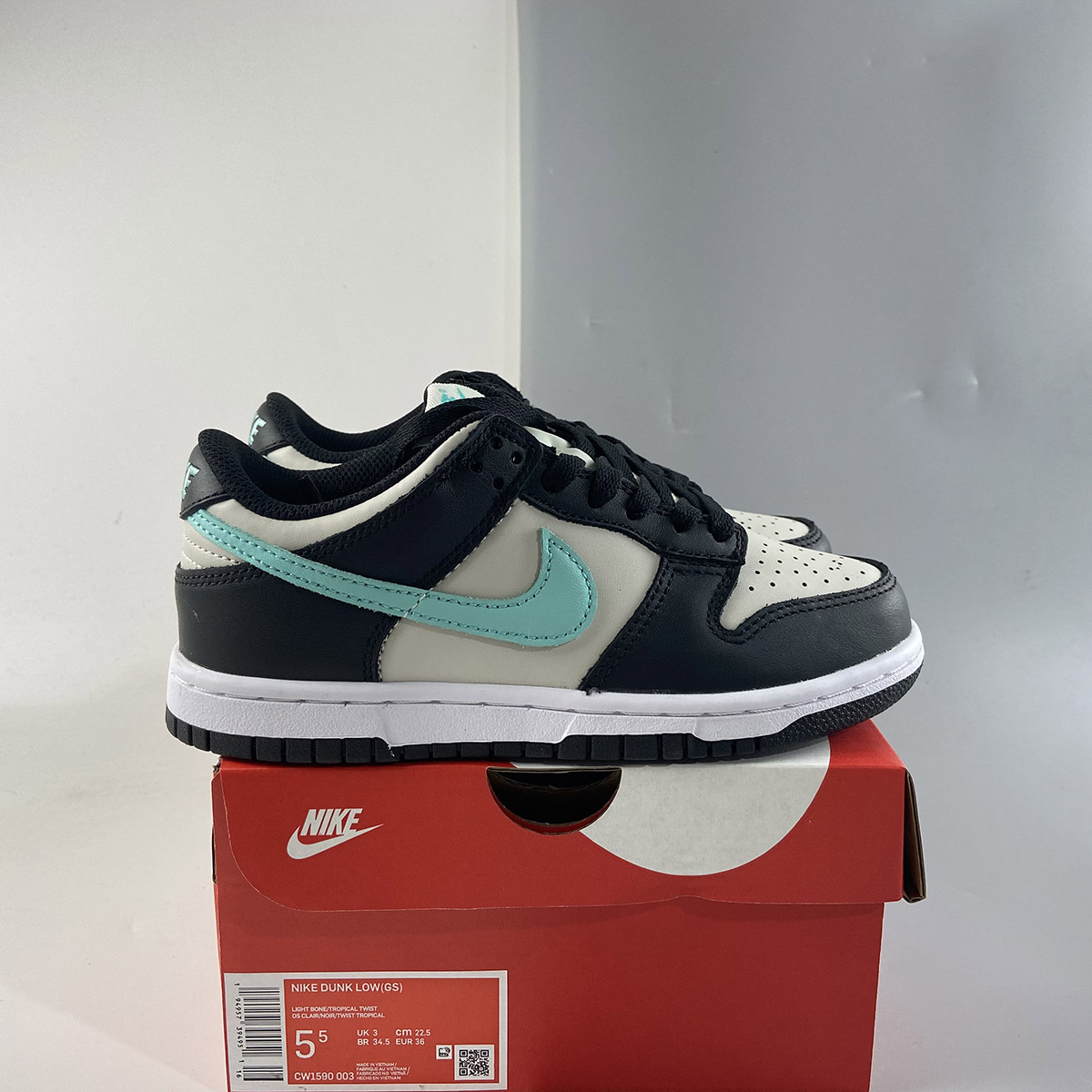 nike dunk low bone tropical twist