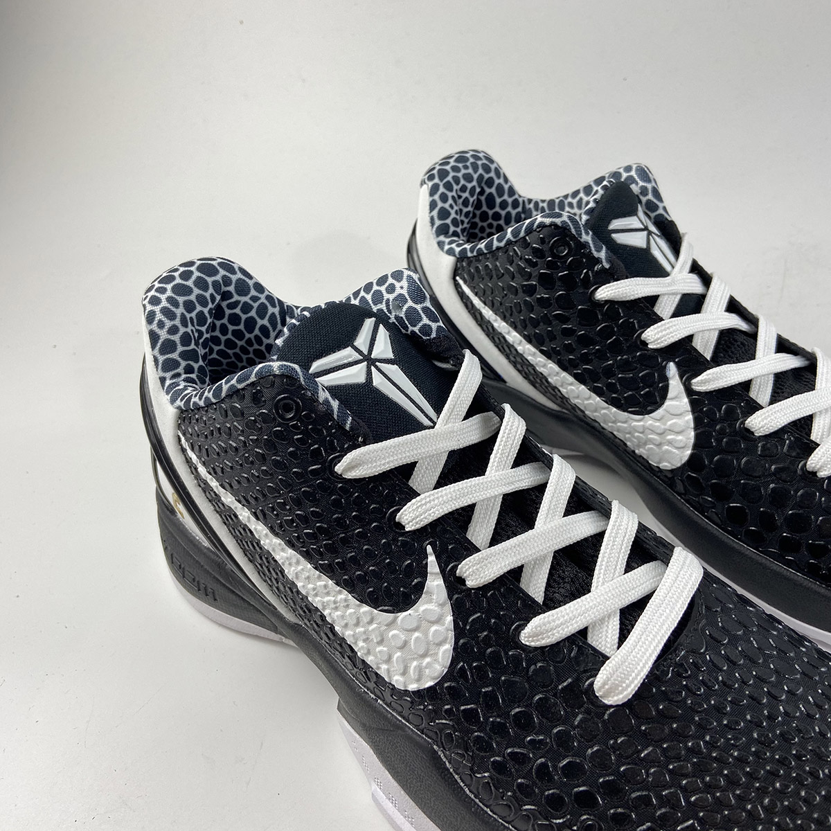 Nike-Kobe-6-Protro-Mamba-Forever-Black-White-Metallic-Gold-For-Sale-3