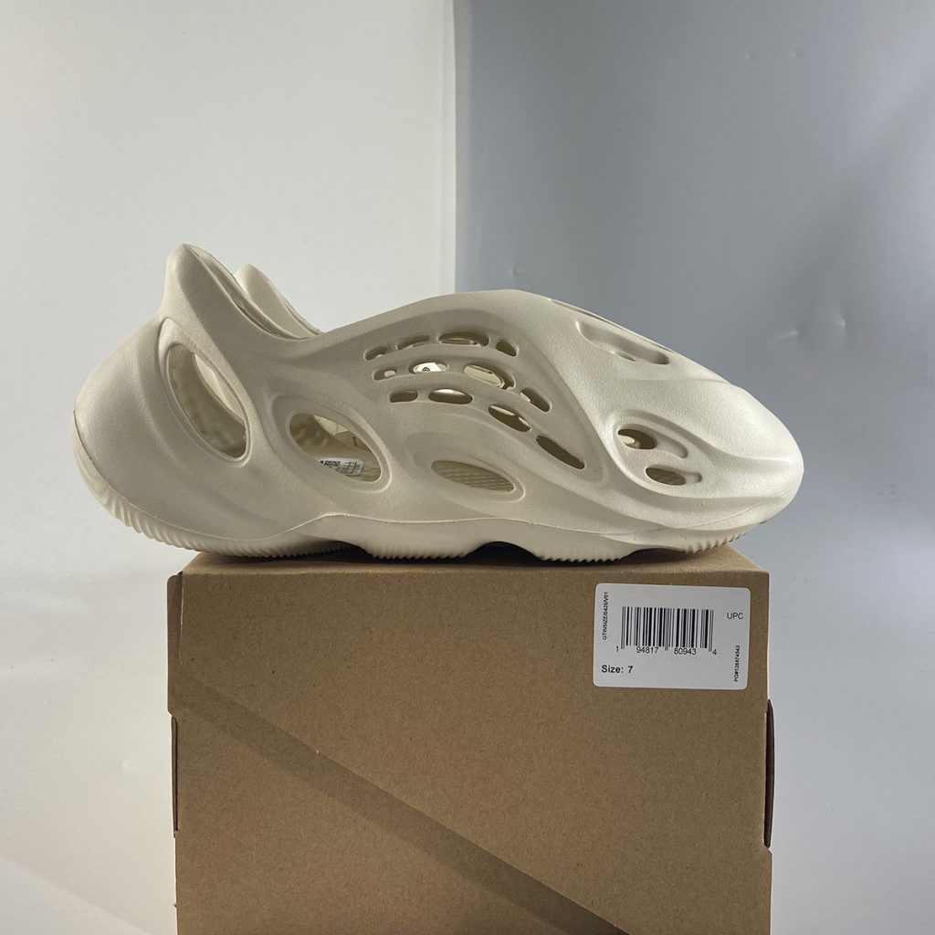 sand yeezy foam runner
