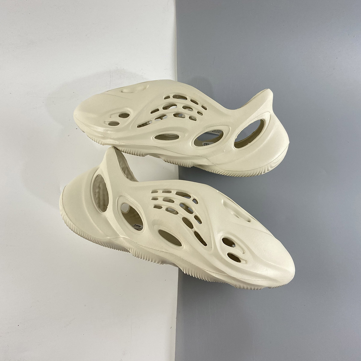 yeezy sandals season 7