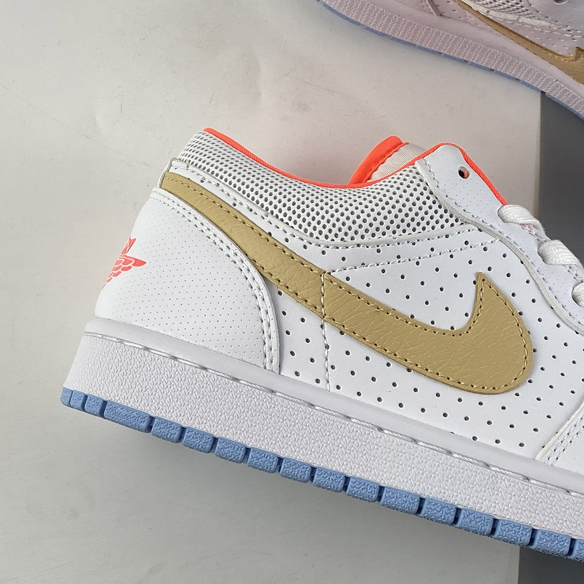 Air-Jordan-1-Low-White-Sesame-Flash-Crimson-Psychic-Blue-For-Sale-2