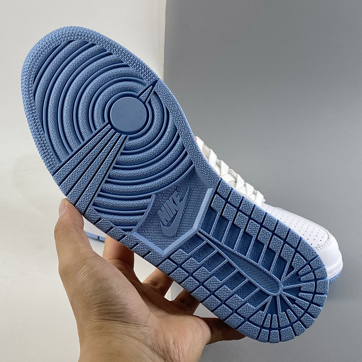 Air-Jordan-1-Low-White-Sesame-Flash-Crimson-Psychic-Blue-For-Sale-5