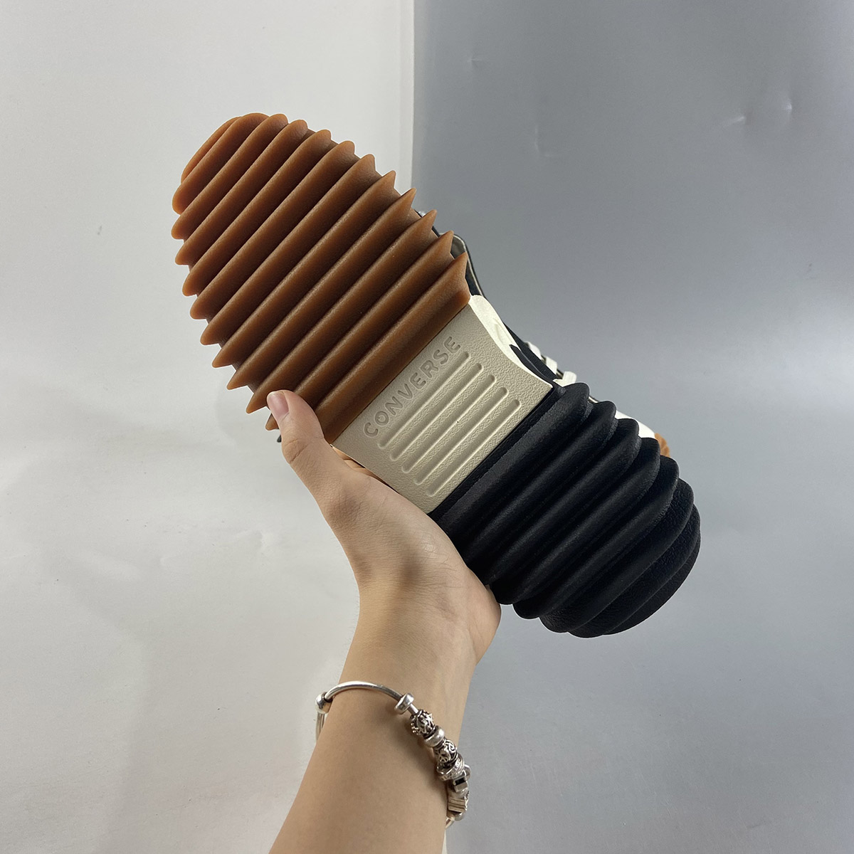 Converse-Run-Star-Motion-Black-White-Gum-Honey-For-Sale-5