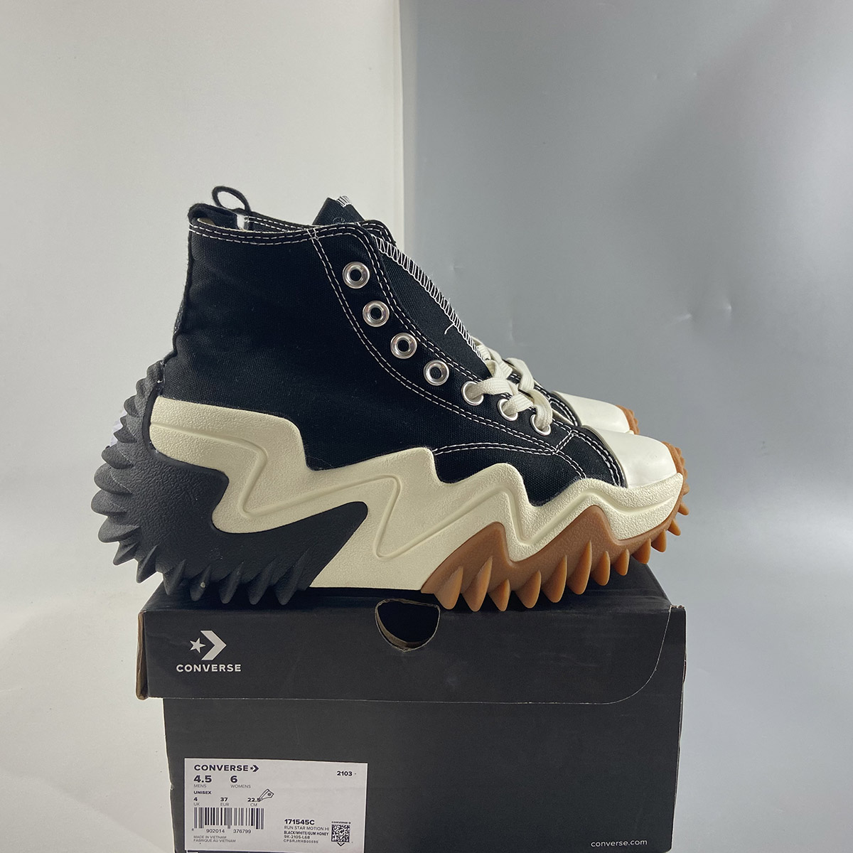 Converse-Run-Star-Motion-Black-White-Gum-Honey-For-Sale-7