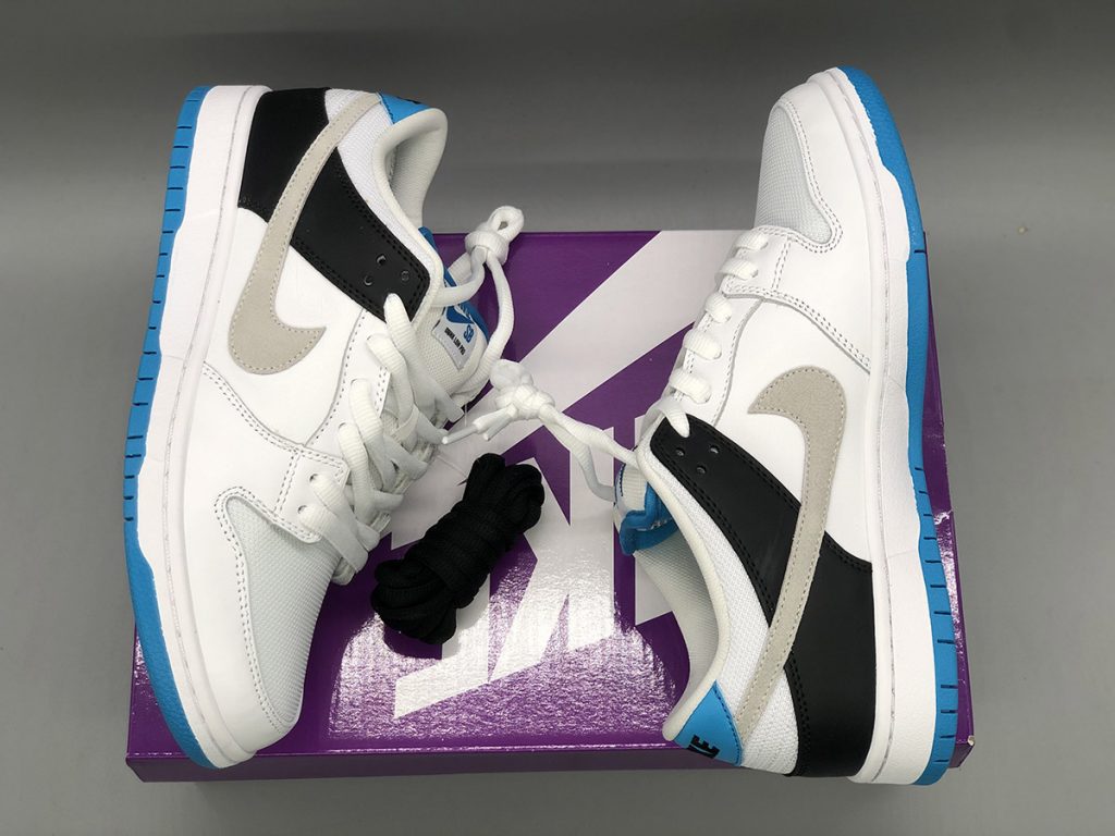 laser blue dunks