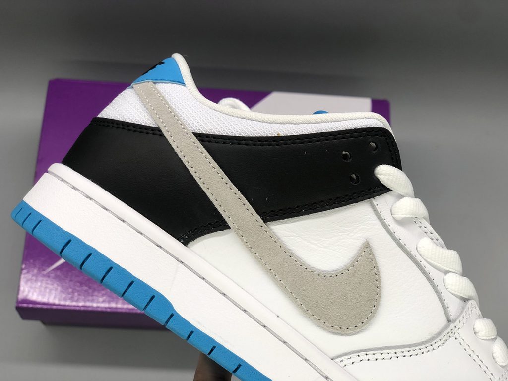 laser blue dunks