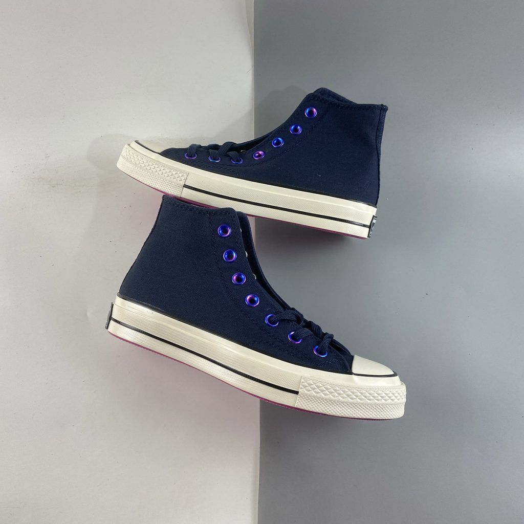 converse with the heart on it