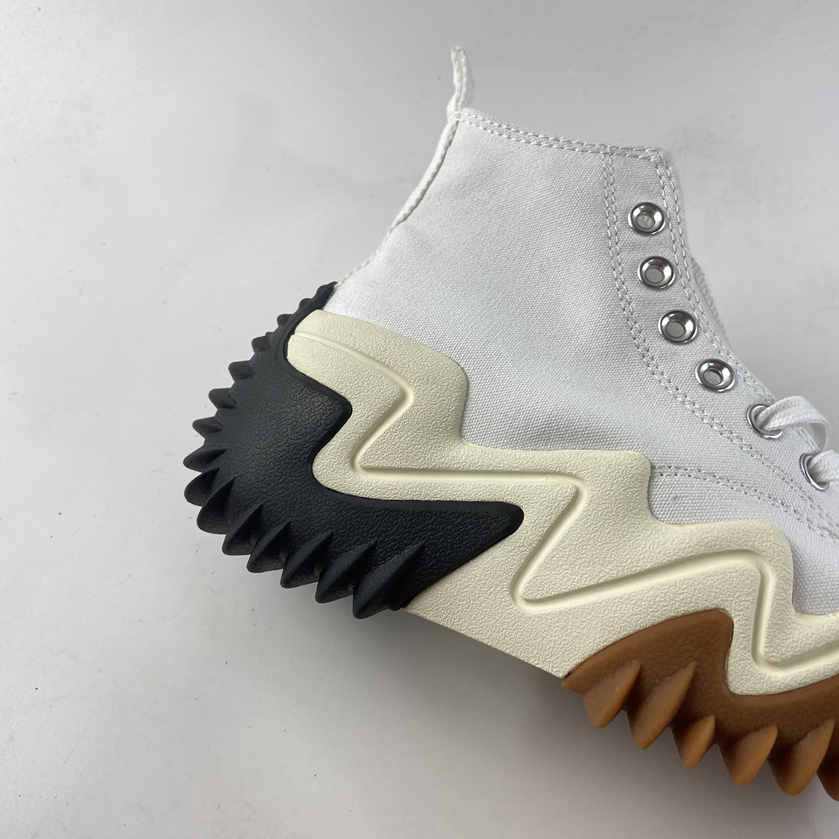 Converse-Run-Star-Motion-White-Black-Gum-For-Sale-2