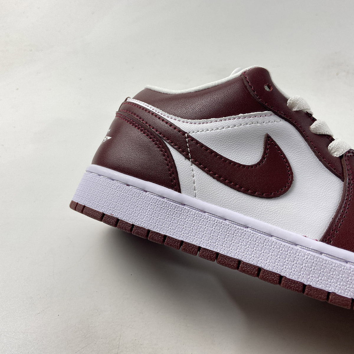 Air-Jordan-1-Low-White-Team-Red-For-Sale-2