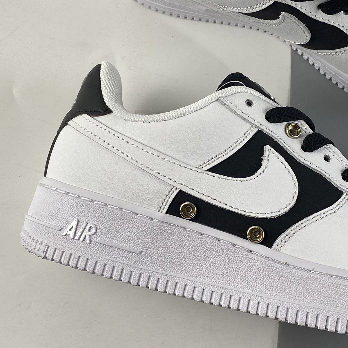 Nike-Air-Force-1-Snap-Accessories-Pack-White-Black-For-Sale-2