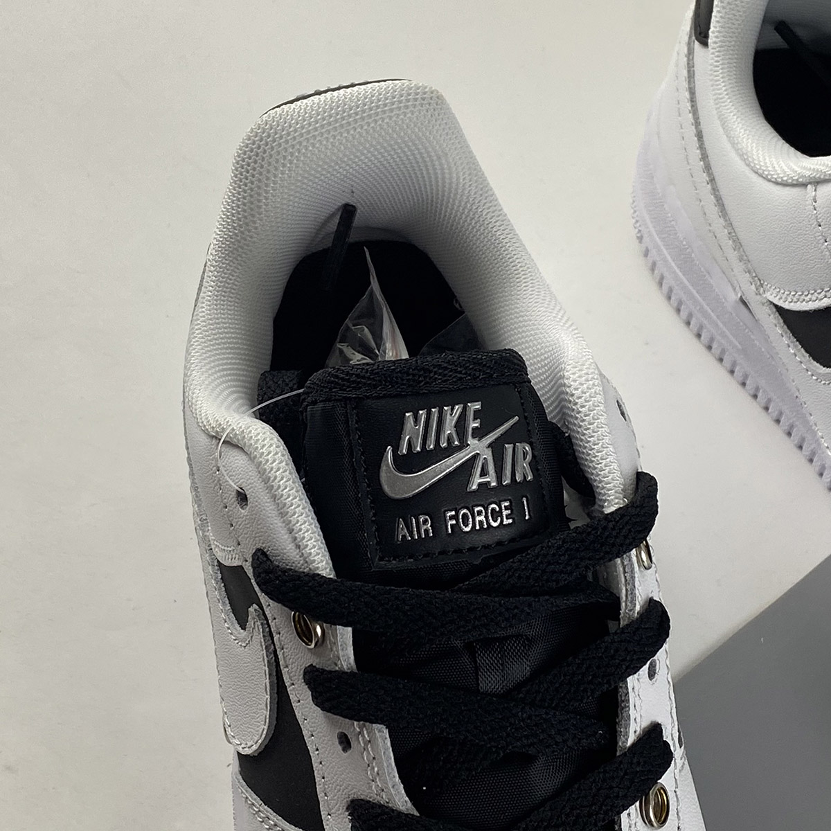 Nike-Air-Force-1-Snap-Accessories-Pack-White-Black-For-Sale-3