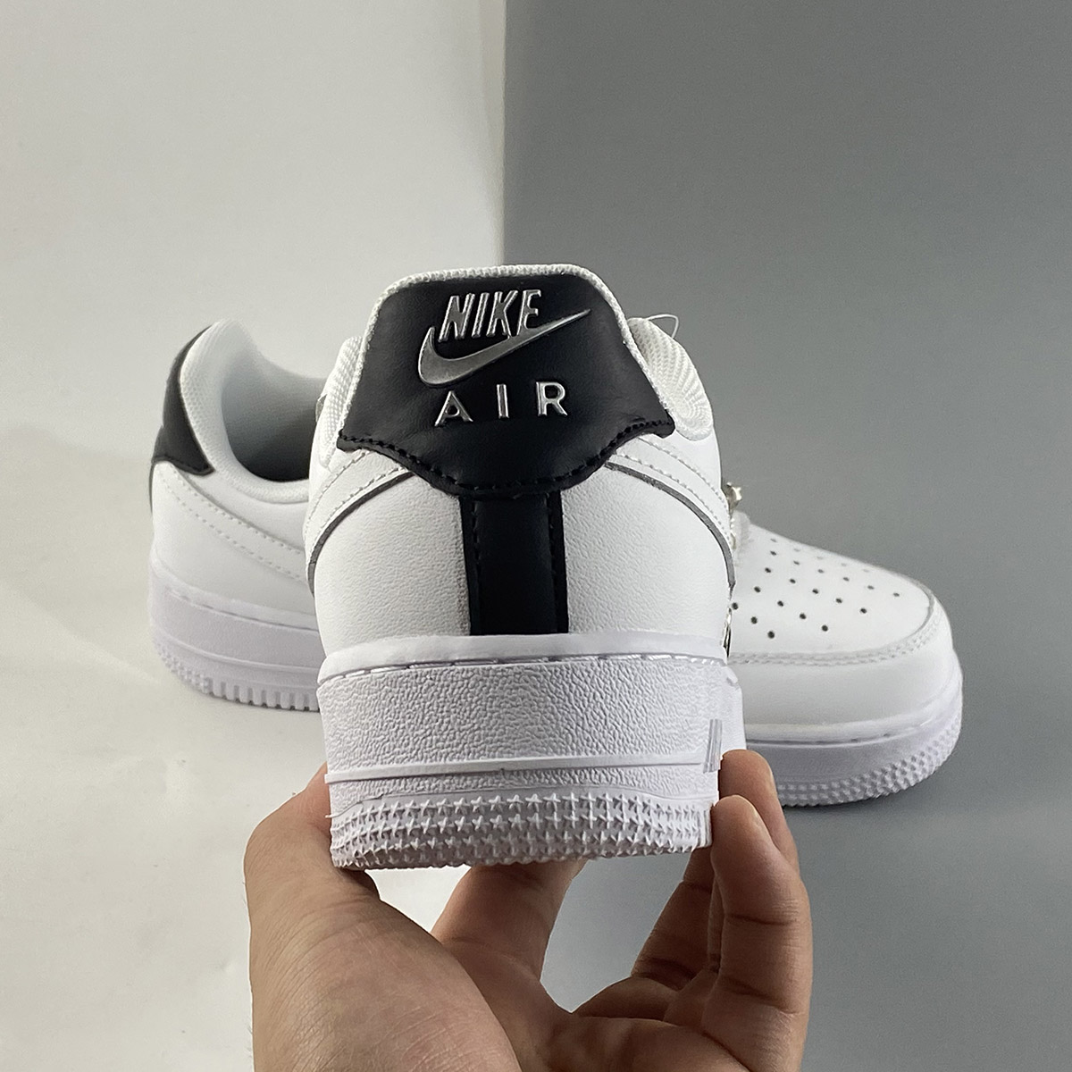 Nike-Air-Force-1-Snap-Accessories-Pack-White-Black-For-Sale-4