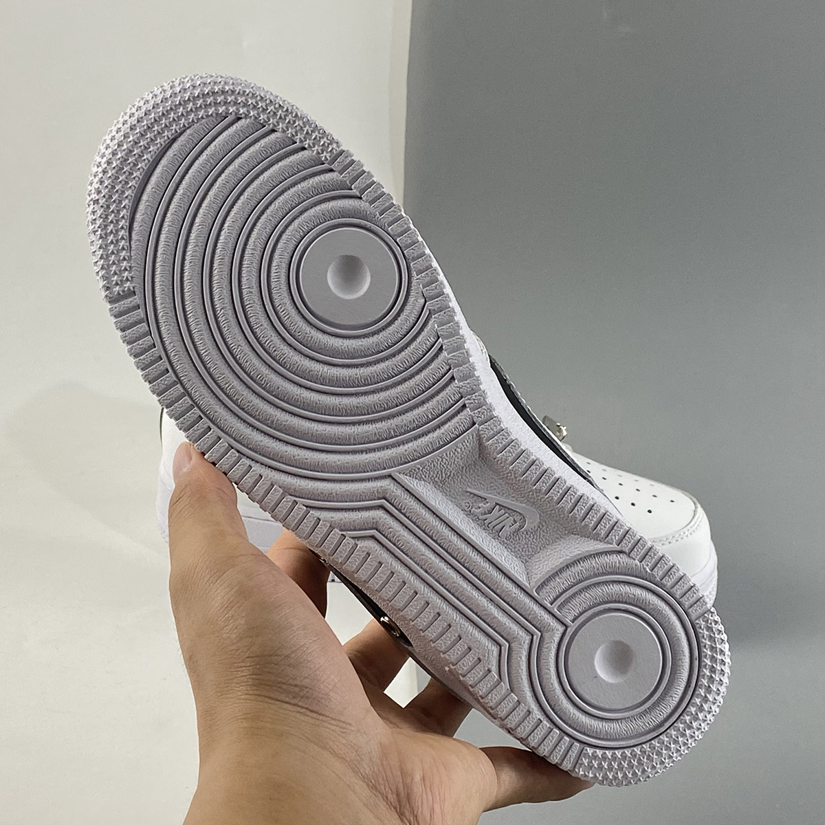 Nike-Air-Force-1-Snap-Accessories-Pack-White-Black-For-Sale-5