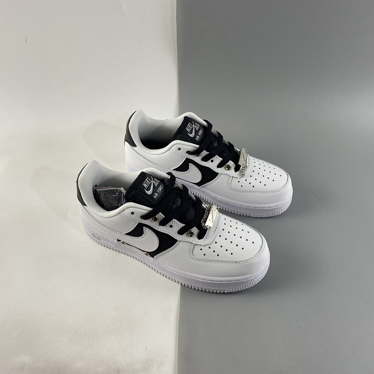 Nike-Air-Force-1-Snap-Accessories-Pack-White-Black-For-Sale-6