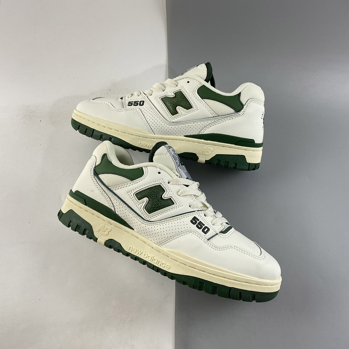 New Balance 550
