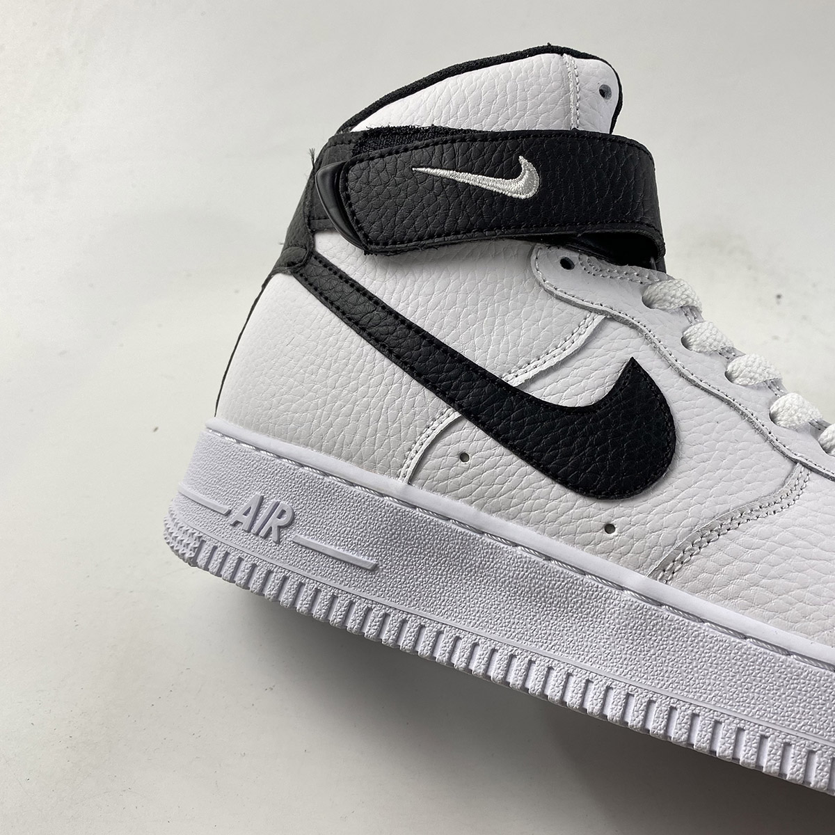 Nike-Air-Force-1-High-White-Black-For-Sale-2