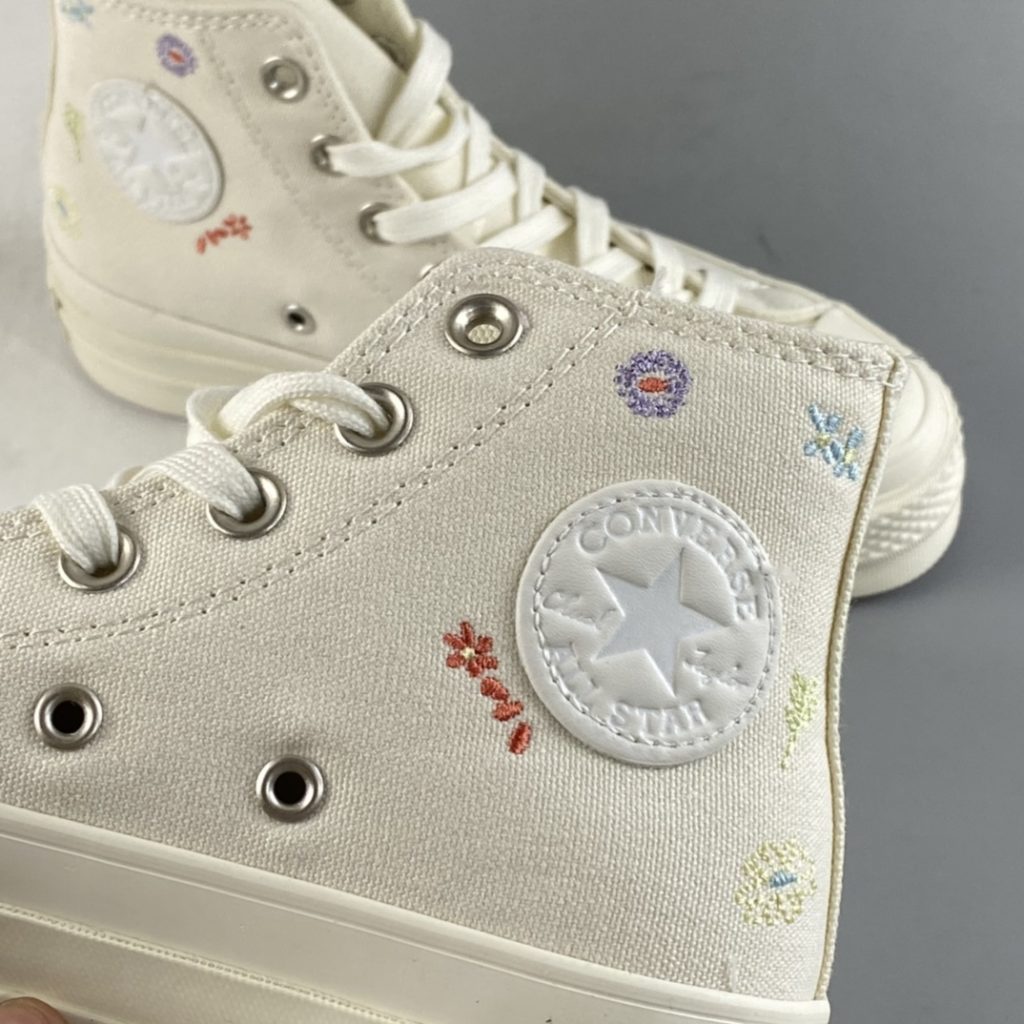 Converse Chuck Taylor All Star Lift Platform Embroidered Floral For