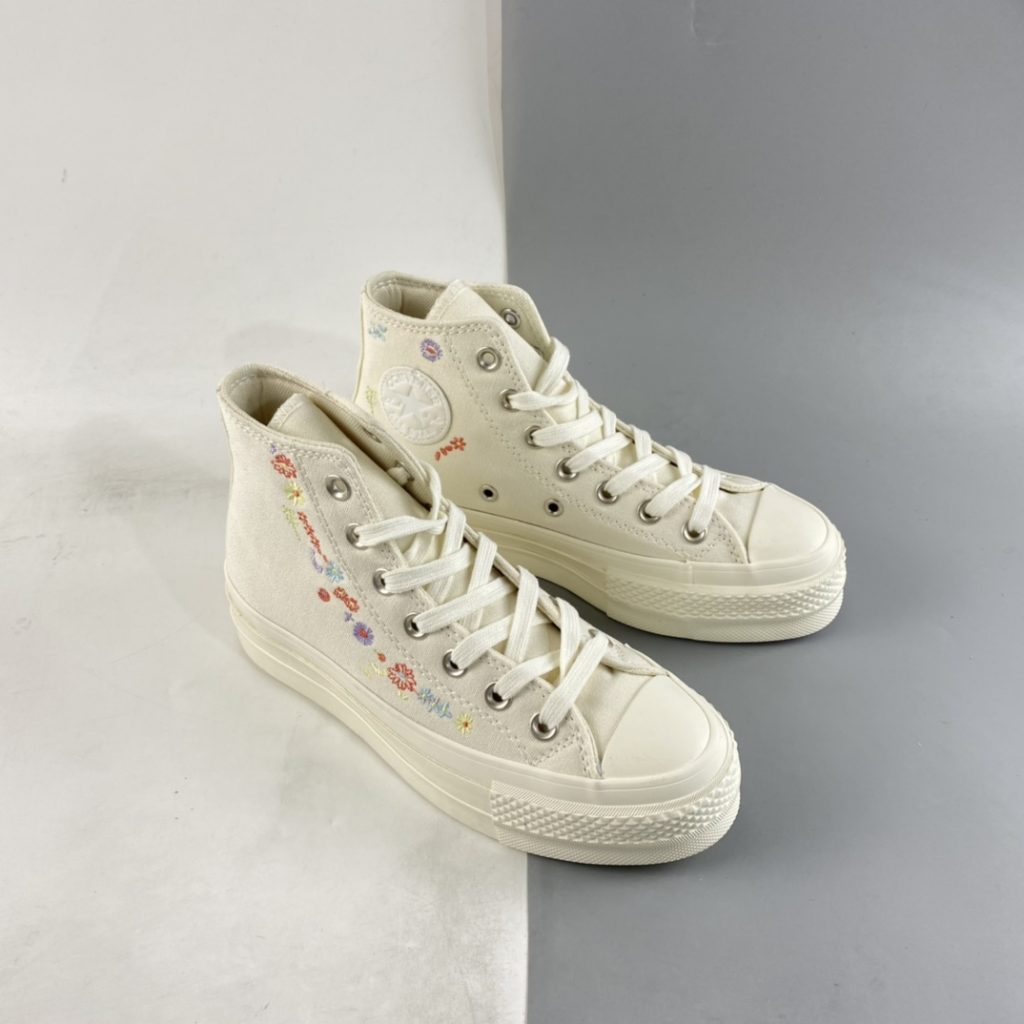 Converse Chuck Taylor All Star Lift Platform Embroidered Floral For