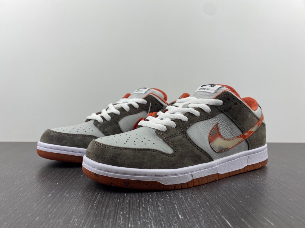 Crushed-DC-X-Nike-SB-Dunk-Low-White-Orange-Brown-For-Sale-1