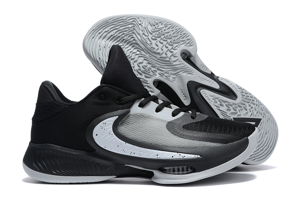 zoom freak 4 black