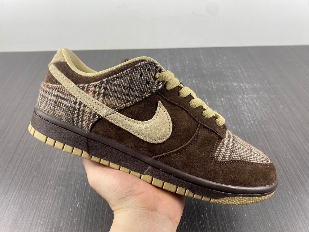 Nike-SB-Dunk-Low-Tweed-Baroque-Brown-Mushroom-For-Sale-10