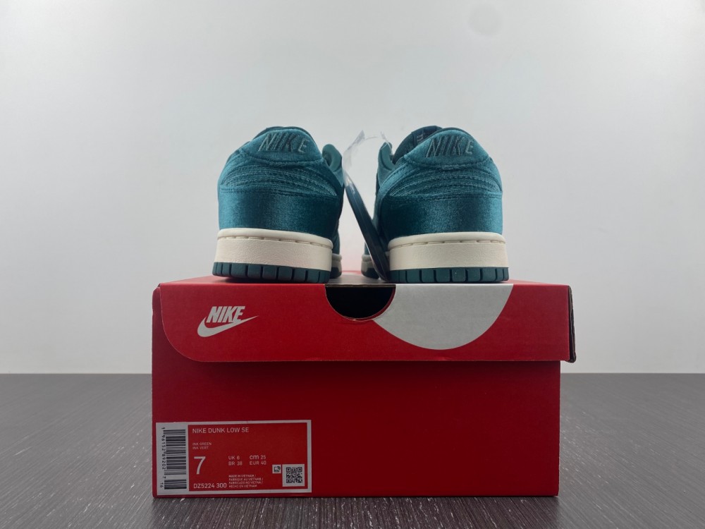 Nike-Dunk-Low-Green-Velvet-Dark-Teal-White-For-Sale-7