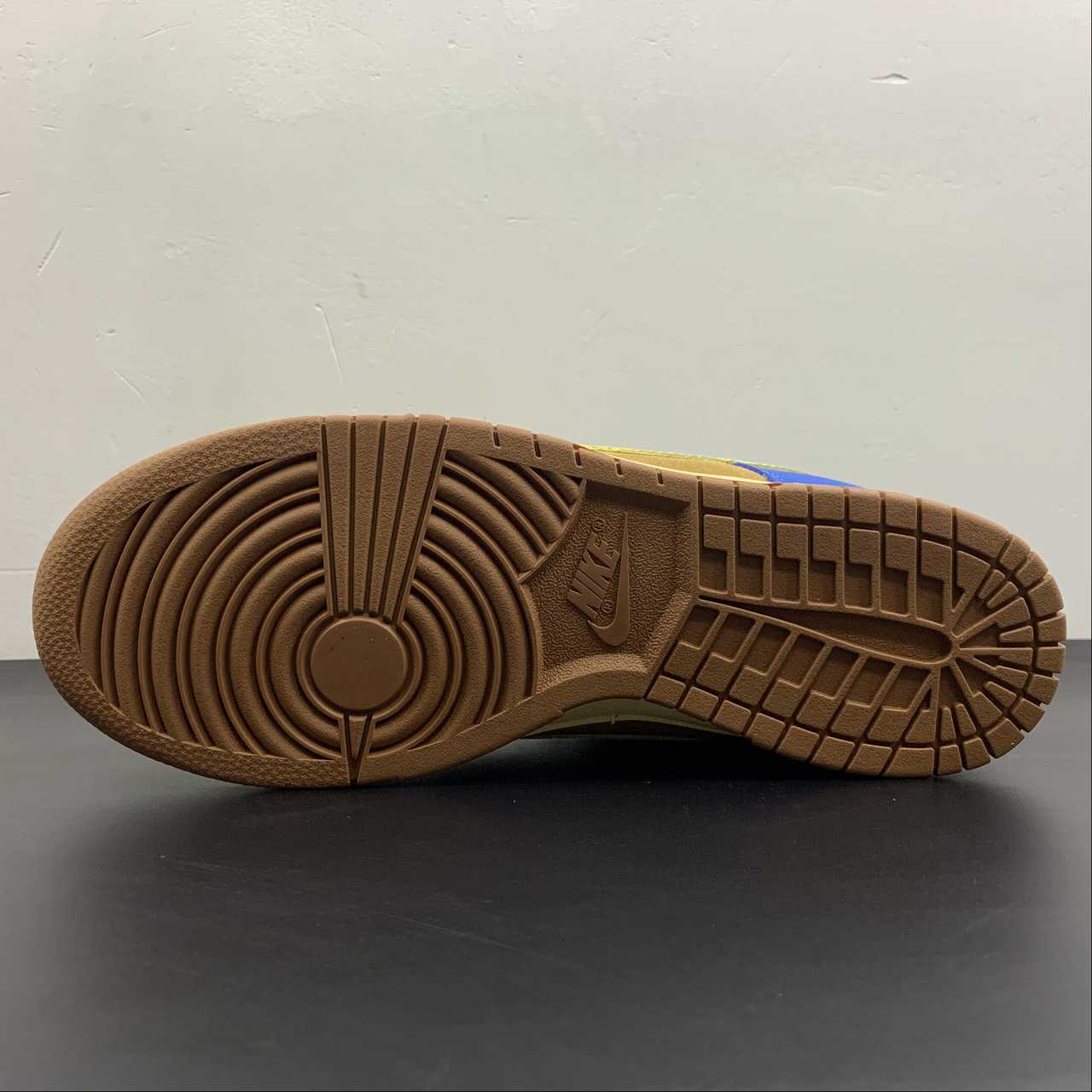 Nike-SB-Dunk-Low-Brooklyn-Projects-Halo-Zitron-313170-771-2