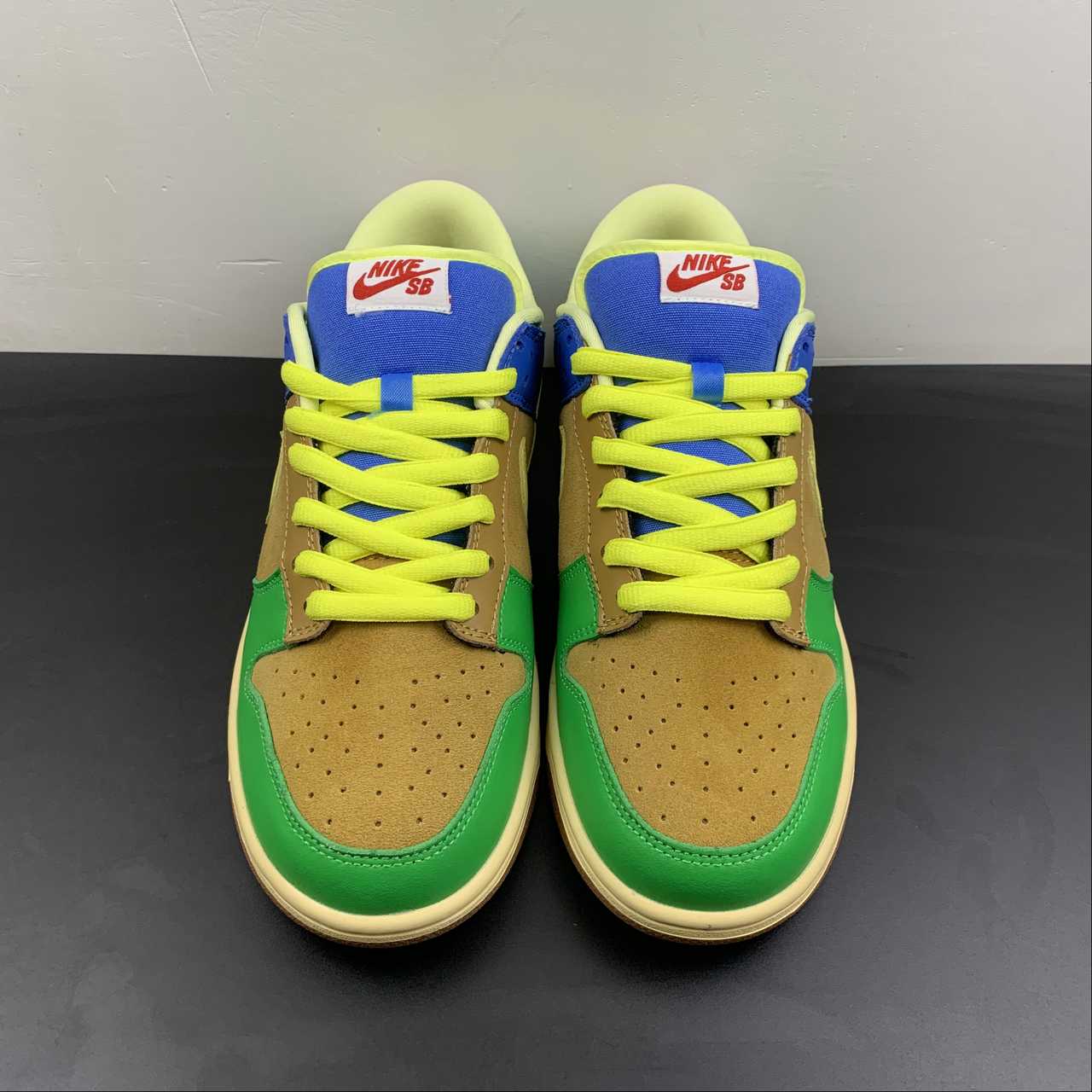 Nike-SB-Dunk-Low-Brooklyn-Projects-Halo-Zitron-313170-771-3