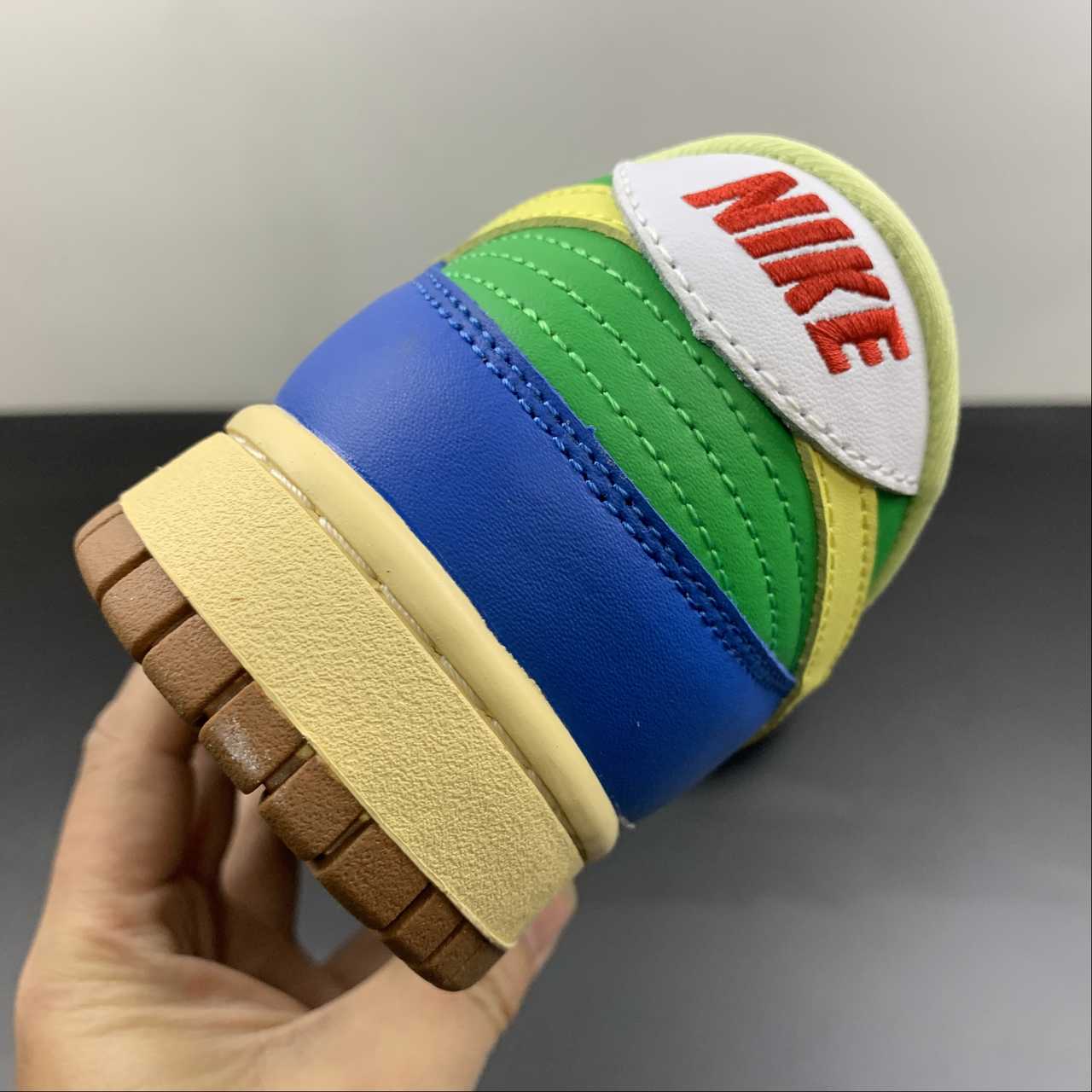 Nike-SB-Dunk-Low-Brooklyn-Projects-Halo-Zitron-313170-771-7