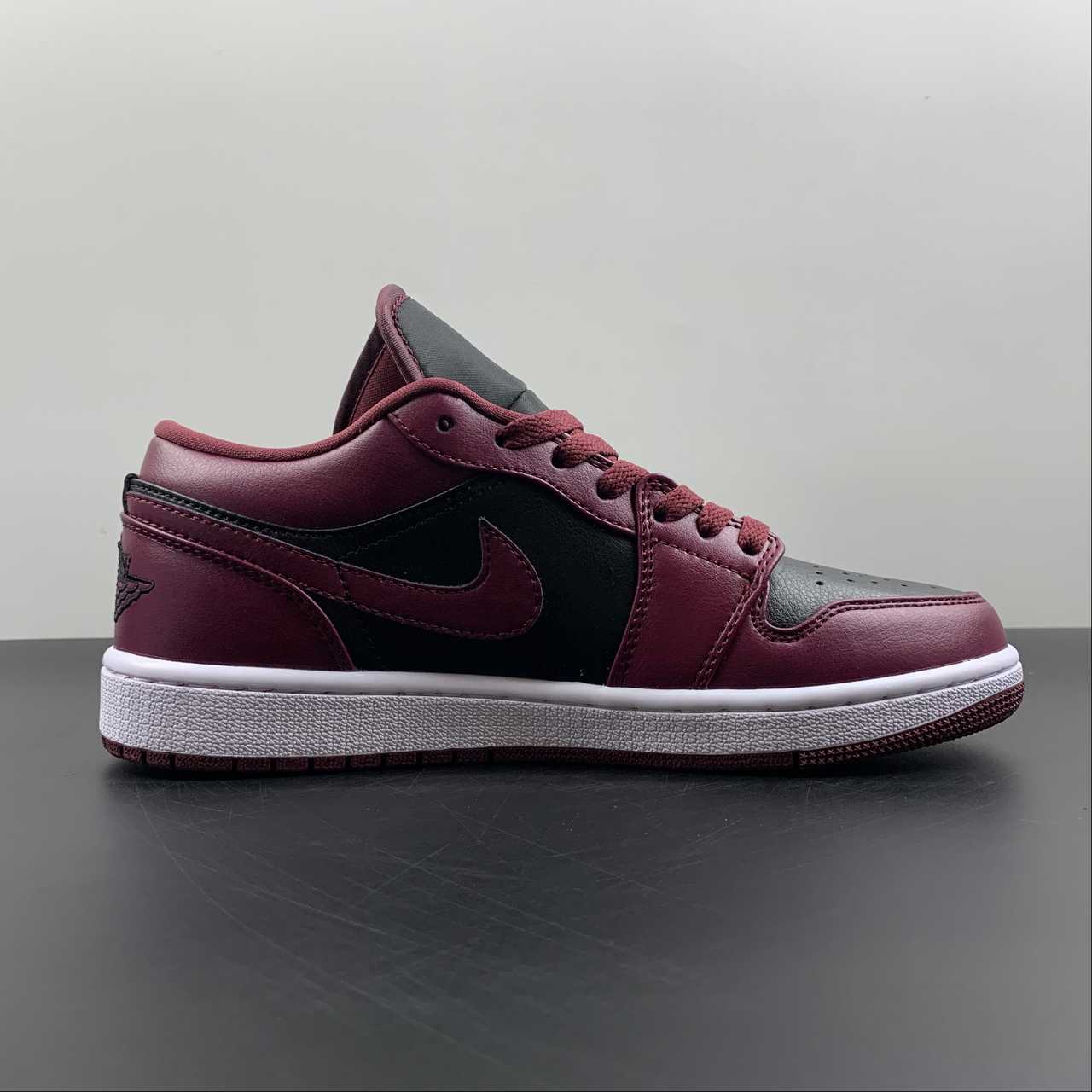 jordan-1-low-black-maroon-dc0774-006-1