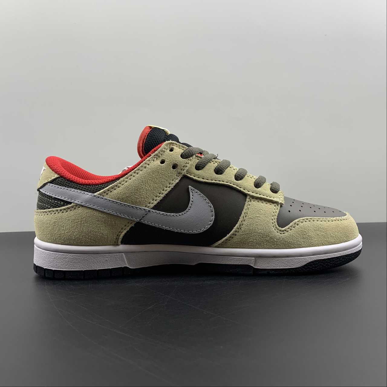sb-dunk-low-dark-chocolate-metallic-silver-313170-203-1