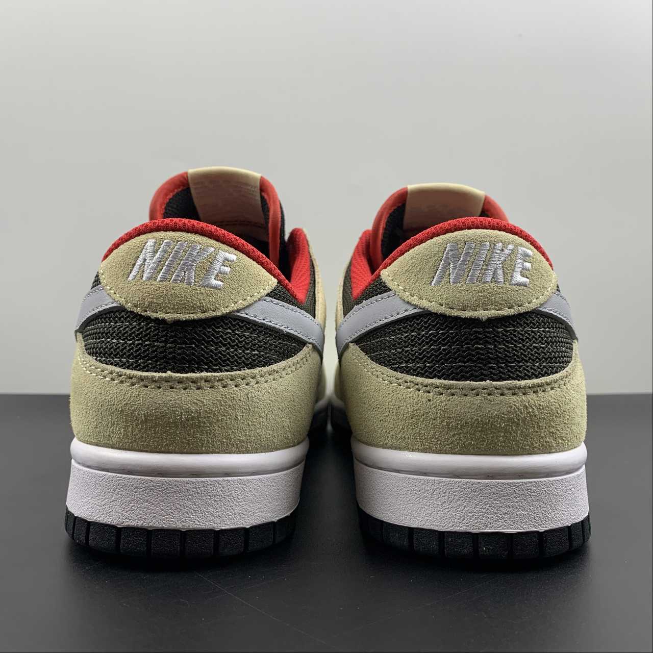 sb-dunk-low-dark-chocolate-metallic-silver-313170-203-5