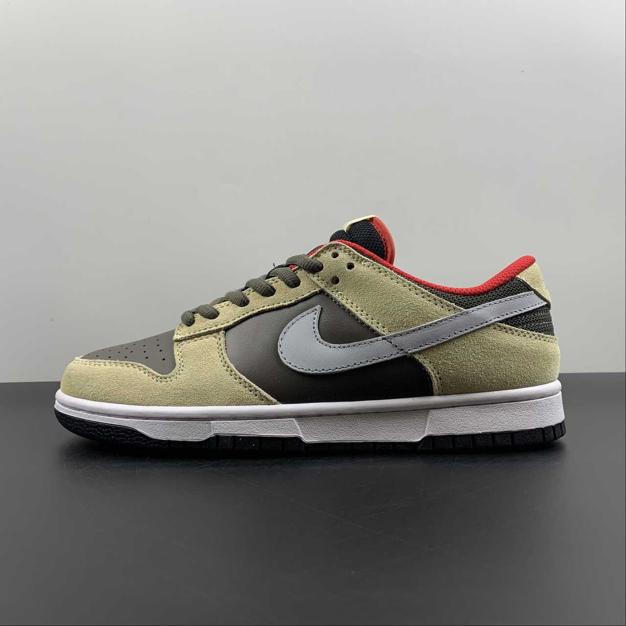 sb-dunk-low-dark-chocolate-metallic-silver-313170-203